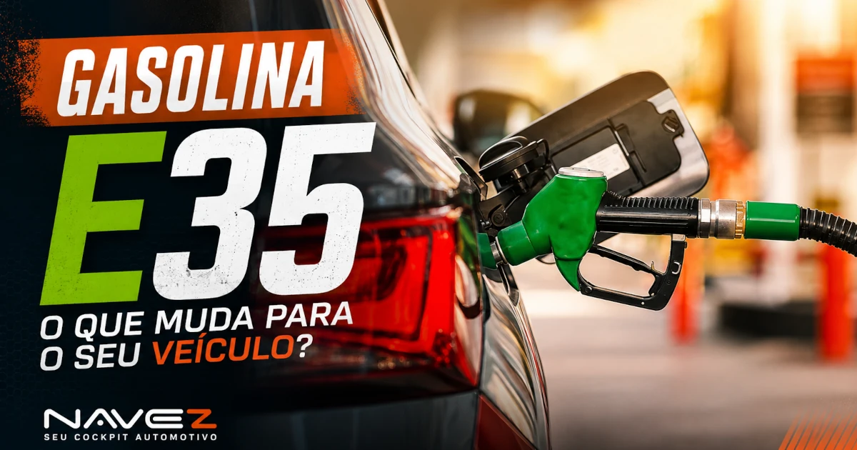 Gasolina E35: o que muda para o seu veículo. Carro sendo abastecido em um posto de combustível.